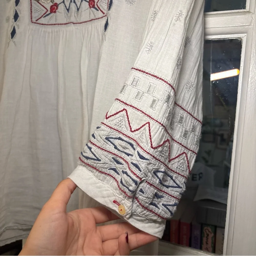 Johnny Was White Blouse with Red and Blue Embroidery - Picture 6 of 16